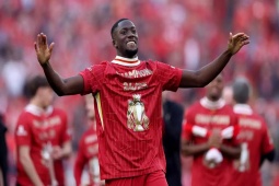 Real Madrid lại khiến Liverpool ấm ức, biến Konate thành "bom tấn 0 đồng"