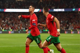 "Cỗ máy" Ronaldo không ngừng tiến hóa, thương hiệu "CR 1.000" khi nào thành hiện thực?