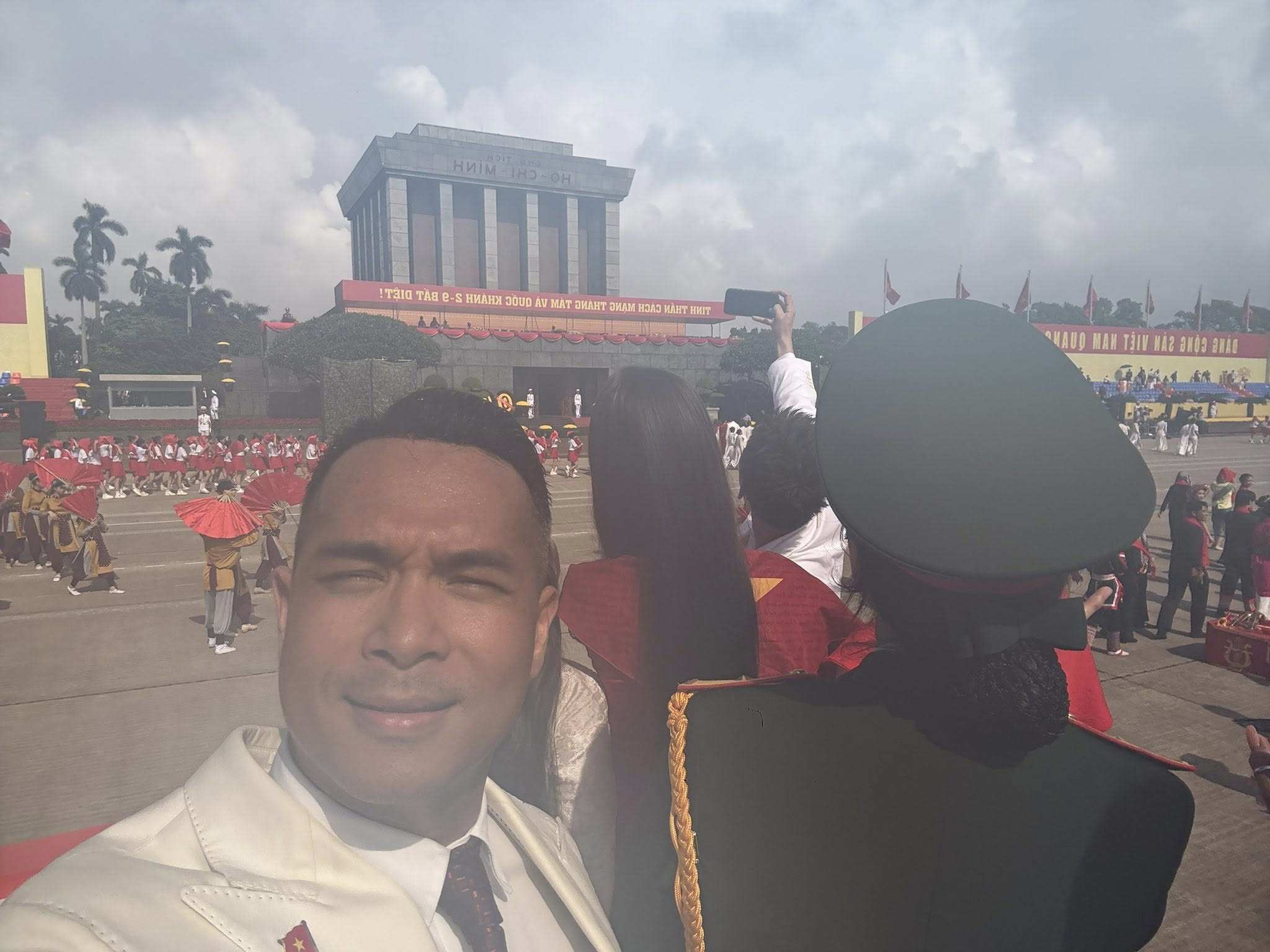 Trương Thế Vinh rao bán “máy giặt” selfie có lớp sương mờ như đang ở Đà Lạt - 2