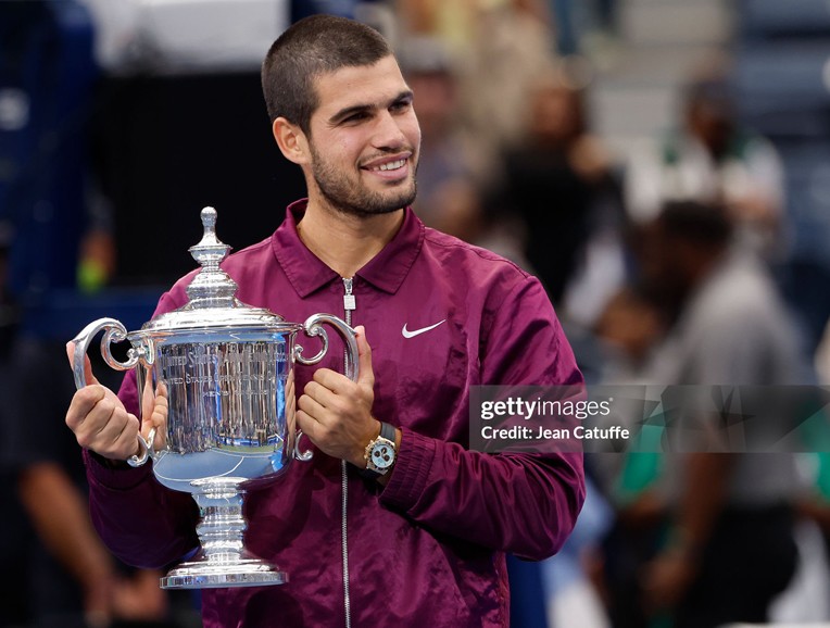 Alcaraz hạ bệ Sinner bằng sự hoàn hảo: Kỷ nguyên tennis của riêng 