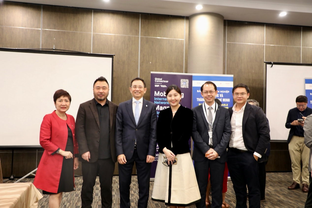 Đại diện “Protus Group và các đối tác tại hội nghị”