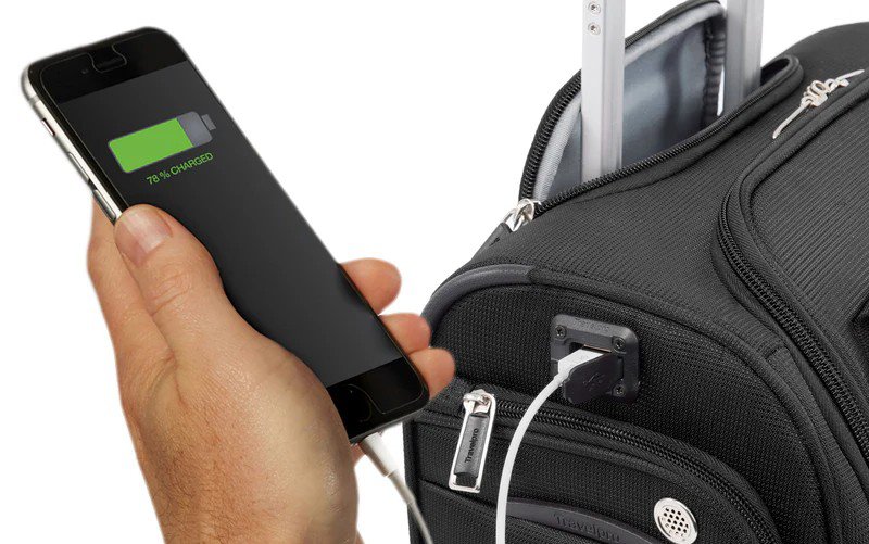 Pin sạc dự phòng lithium theo hành lý xách tay đang được kiểm soát kỹ bởi các hãng hàng không.