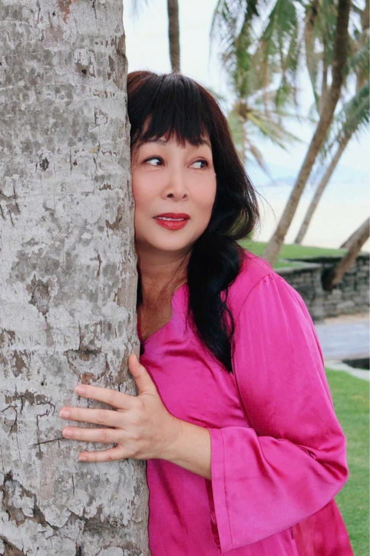 NSND Hồng Vân nói hình ảnh hiện tại của mình trẻ trung hơn so với 2 năm trước.