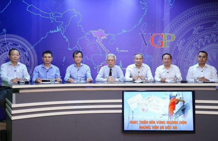 Các khách mời tại toạ đàm. Ảnh: VGP.