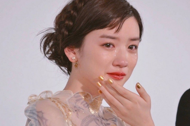 Nagano Mei đang có sự nghiệp thăng hoa, được mệnh danh là "ngọc nữ khóc đẹp nhất Nhật bản", "tiên nữ khóc nhè".