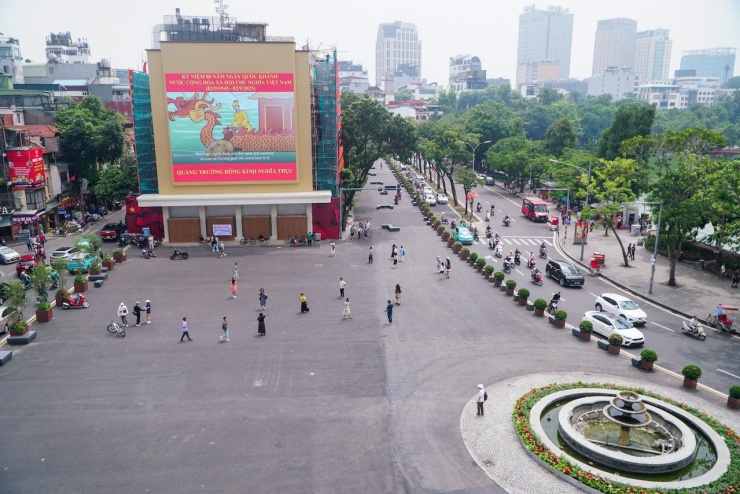 Diện mạo mới sau khi Hà Nội đập bỏ tòa nhà "Hàm cá mập". Ảnh: Phạm Linh 