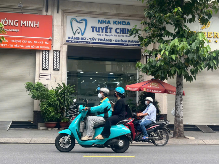 Sở Y tế TPHCM đã quyết định tạm đình chỉ hoạt động phòng khám nha khoa Tuyết Chinh. Ảnh: L.A