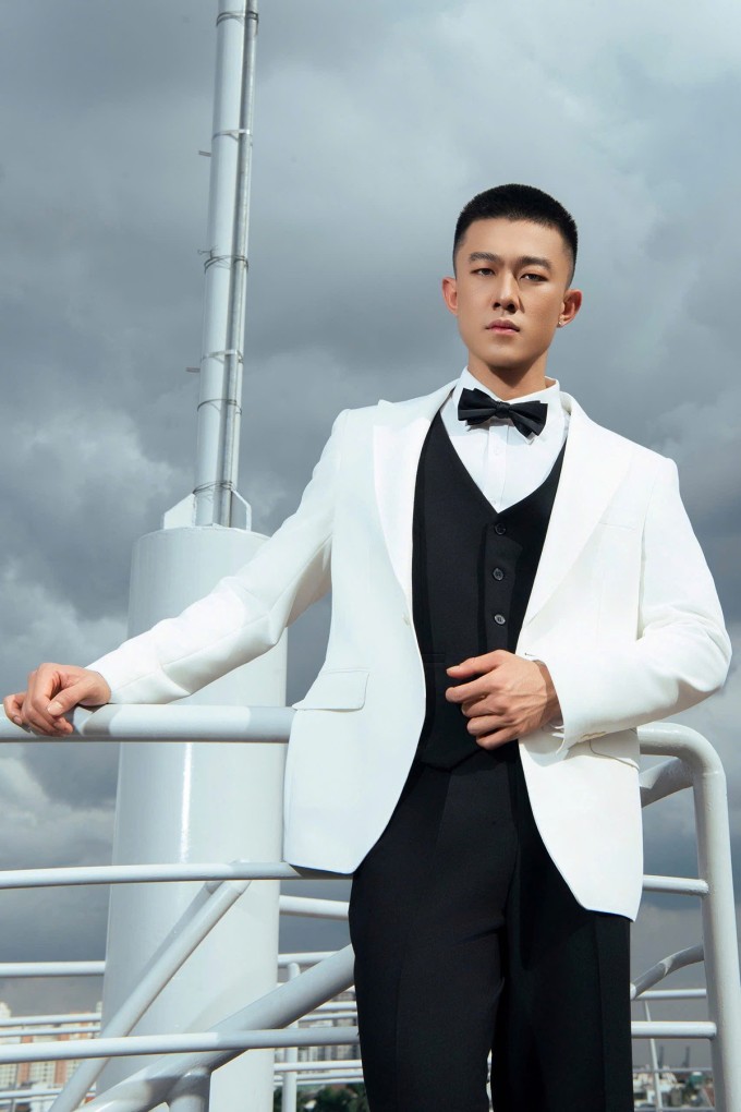 Mr International là cuộc thi sắc đẹp hàng năm dành cho nam giới, được thành lập từ năm 2006. Siêu mẫu Việt Nam 2018 Trịnh Bảo từng giành giải thưởng cao nhất của cuộc thi tổ chức năm 2019. Đương kim Mister International là Nwajagu Chinemerem Samuel đến từ Nigeria. Năm nay, đêm chung kết cuộc thi dự kiến diễn ra vào 26/9 tại Thái Lan.