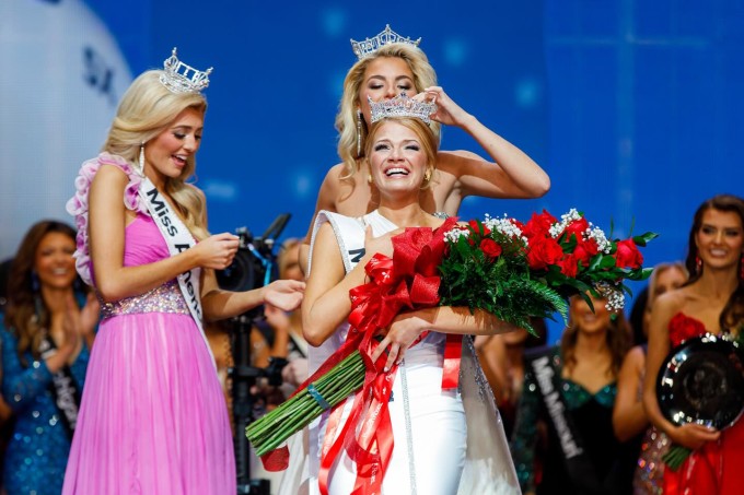Cassie Donegan đăng quang Miss America 2025 - cuộc thi nhan sắc có lịch sử từ năm 1921.
