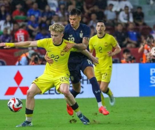 Fergie Tierney thuộc diện chính sách "cầu thủ di sản" của bóng đá Malaysia nhưng như cánh chim lạc đàn. Ảnh: NST