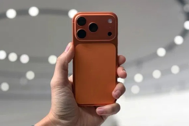 Có giá khởi điểm 31,999 triệu đồng nhưng iPhone 17 Pro không thực sự tăng giá do sở hữu bộ nhớ trong 256 GB.