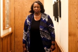 Diễn biến bất ngờ vụ ông Trump sa thải Thống đốc Fed Lisa Cook