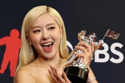 Giải trí - Báo Hàn bị chỉ trích sau chiến thắng của Rosé (BlackPink)