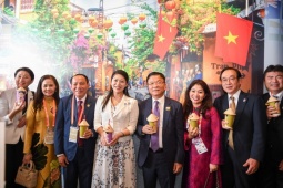 Công chúa Nhật Bản thưởng thức trà chanh Việt Nam