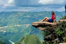 'Mỏm đá tử thần Hà Giang' tạm ngừng đón khách