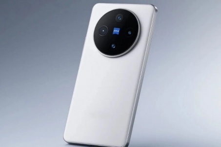 Vivo X300 lộ ảnh cho thấy thiết kế độc đáo với cụm camera siêu mảnh