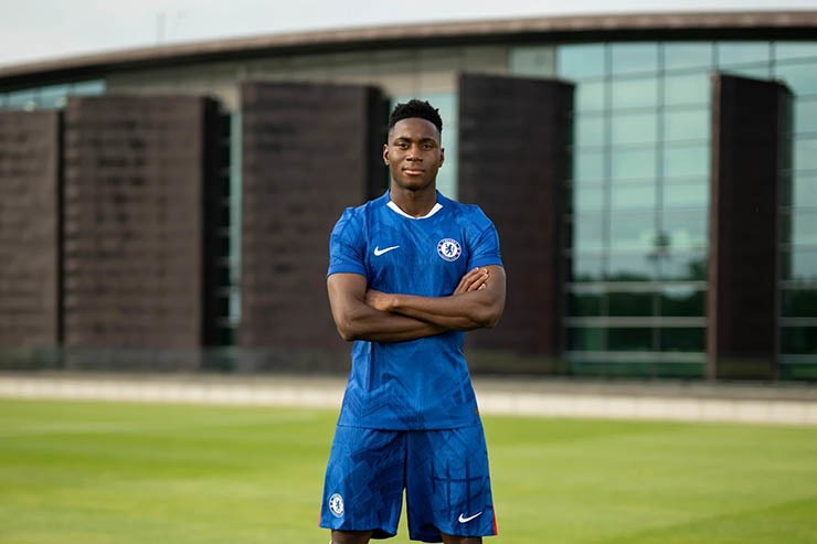 Essugo cũng báo tin dữ cho Chelsea