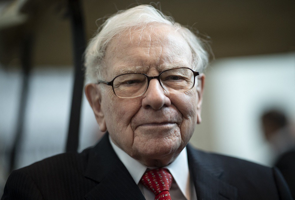 Không ai quyên góp nhiều tiền cho từ thiện, tính theo giá trị USD, hơn Warren Buffett.&nbsp;