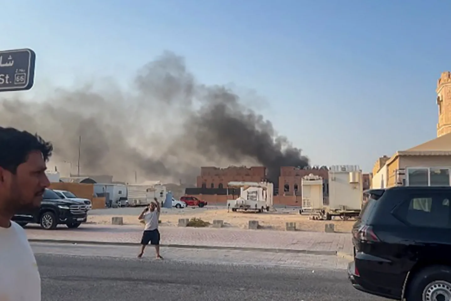 Khói bốc lên tại một khu vực ở thủ đô Doha, Qatar sau đợt không kích của Israel hôm 9/9. Ảnh: AFP.