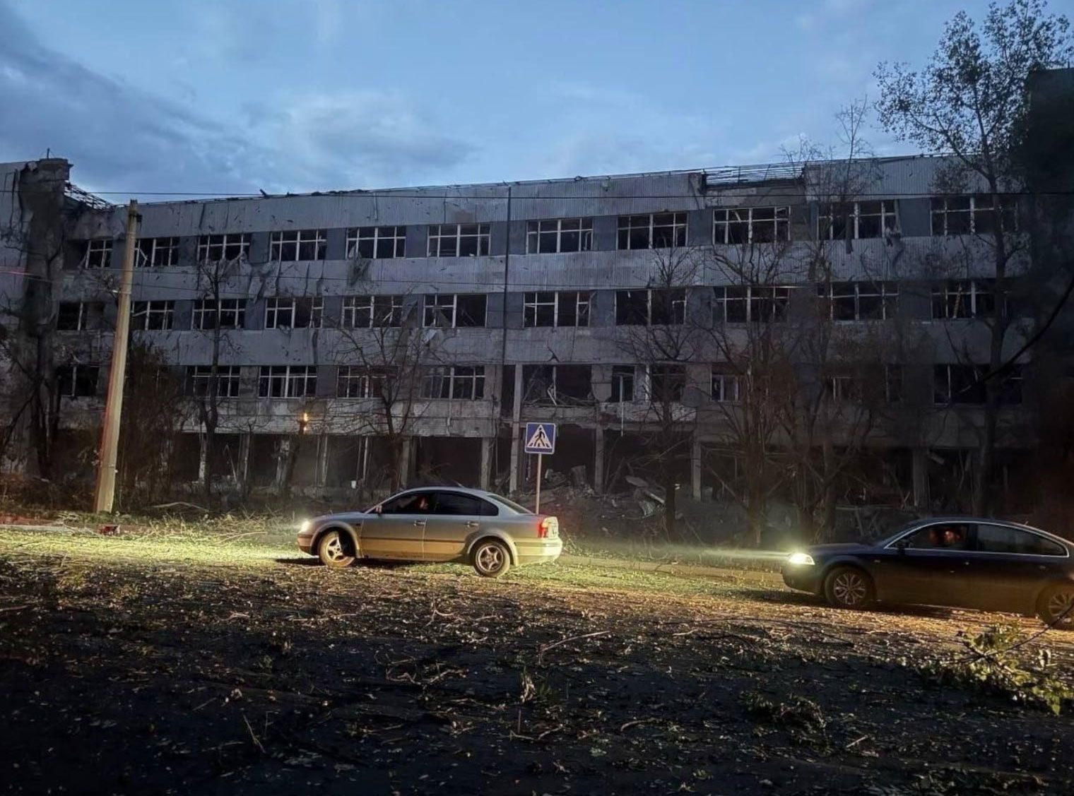 Hư hại ở khu vực nhà máy Topaz sau cuộc tập kích của Ukraine vào tối ngày 8/9. Ảnh: Euromaidan Press.