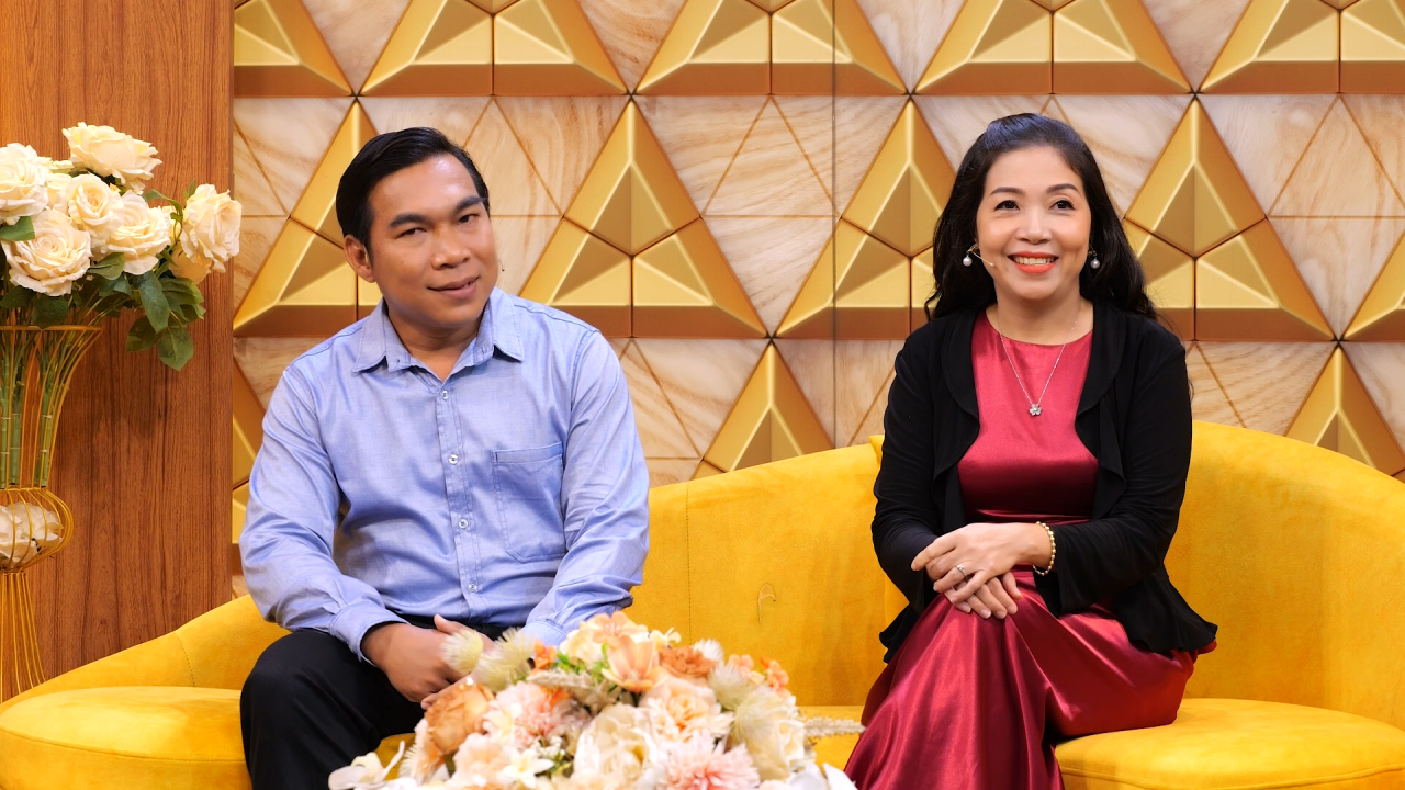 Cặp đôi vượt qua định kiến, tổn thương quá khứ để tìm thấy mái ấm mới.
