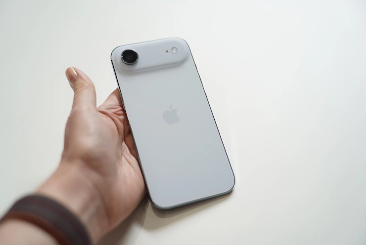 iPhone 17 Air siêu mỏng 5,6mm và chỉ có 1 camera sau.