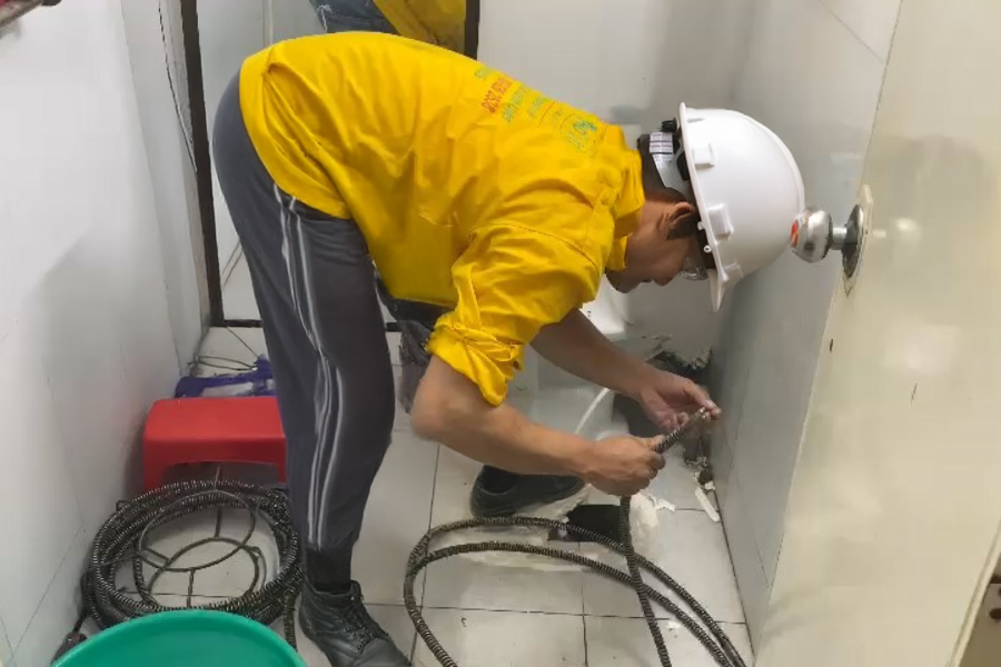 Dịch vụ thông bồn cầu Thợ Việt áp dụng các công nghệ hiện đại, nâng cao hiệu quả và tối ưu chi phí. Ảnh: Thợ Việt.