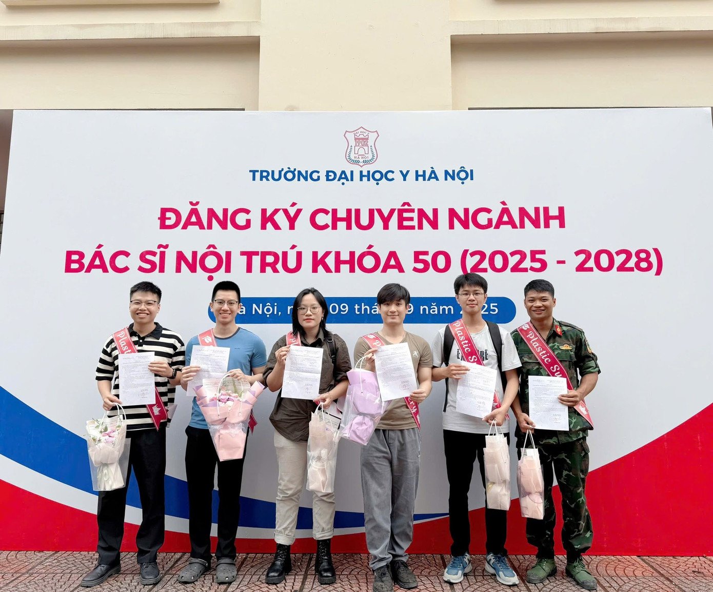 Những bác sĩ được netizen xin "in-tư" nhiều nhất sau màn hô tên - chọn ngành Y - 2