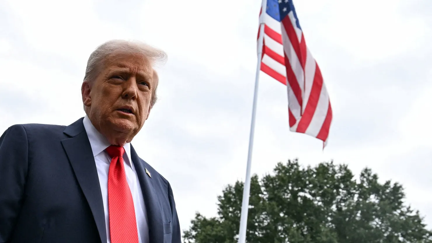 Ông Trump thúc ép EU áp thuế 100% với Ấn Độ và Trung Quốc để gây sức ép lên Nga - 1