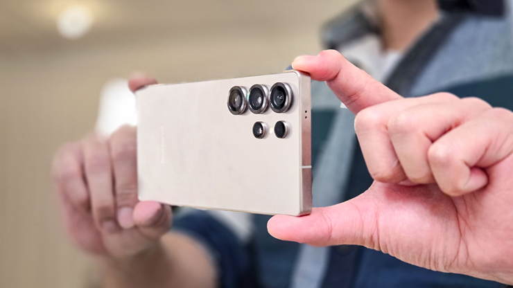 Chỉ Galaxy S26 Ultra được ưu ái tăng tốc độ sạc.