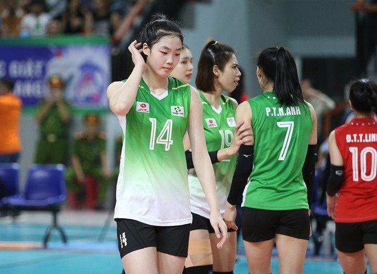 Quỳnh Hương (số 14) có phong cách thi đấu tương đối giống Thanh Thúy