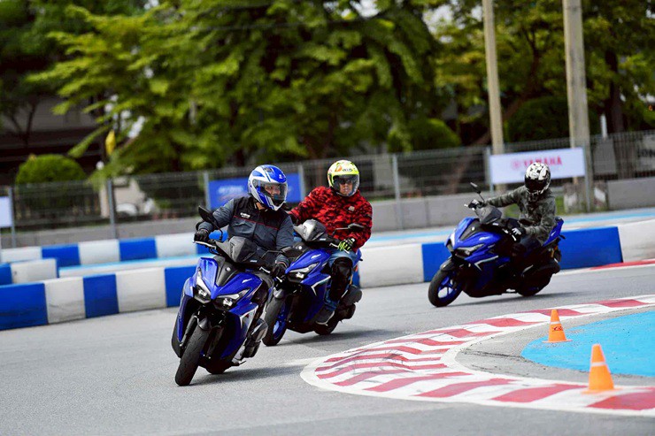 Yamaha Aerox 2025 trình làng, "lột xác" thiết kế, nâng cấp trang bị! - 3