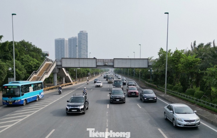 Cận cảnh 2 tuyến cao tốc Hà Nội sẽ cấm xe tải ở làn số 1 - 2
