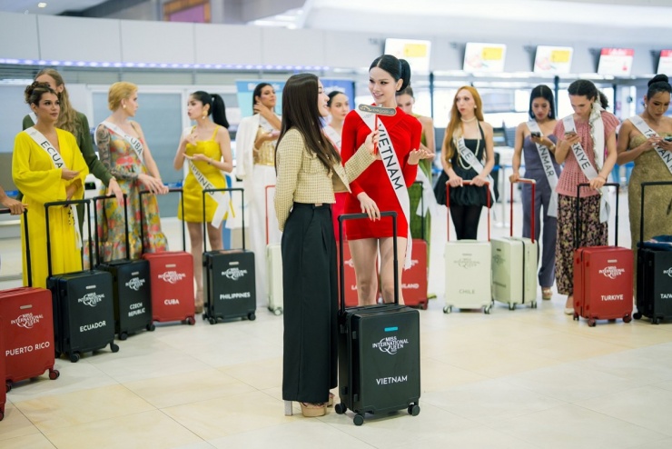 Ngày 8/9, Tâm Như diện đầm ôm sát, búi tóc cao khi di chuyển từ Pattaya tới Chiang Mai để chuẩn bị cho hoạt động tiếp theo. Cô trả lời phỏng vấn của kênh truyền thông, giao lưu cùng thí sinh Ecuador, Venezuela ở hậu trường.