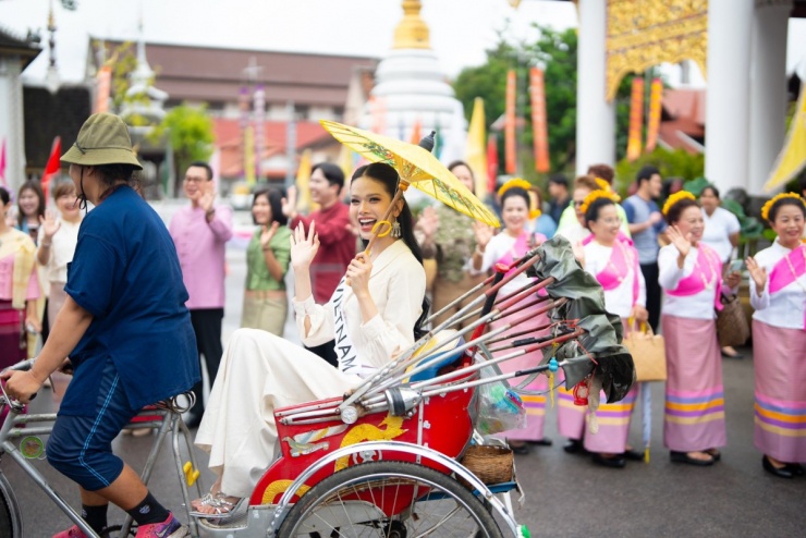 Cô trải nghiệm văn hóa Thái Lan, ngày 10/9.