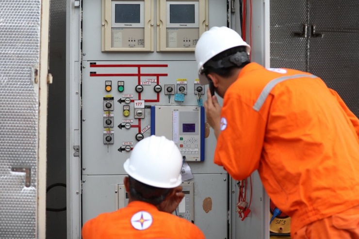 Giá bán điện thấp hơn giá thành sản xuất, EVN thâm hụt hơn 44.000 tỷ đồng. Ảnh: Hoàng Giám