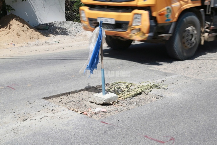 Đường 1.800 tỉ có Tập đoàn Thuận An thi công ở Đà Nẵng mới thảm nhựa đã hỏng - 16