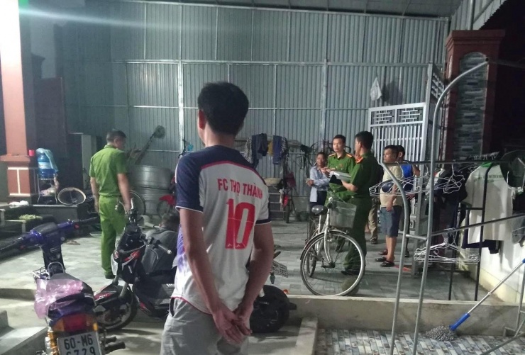 Cơ quan công an có mặt tại hiện trường điều tra làm rõ nguyên nhân vụ việc.