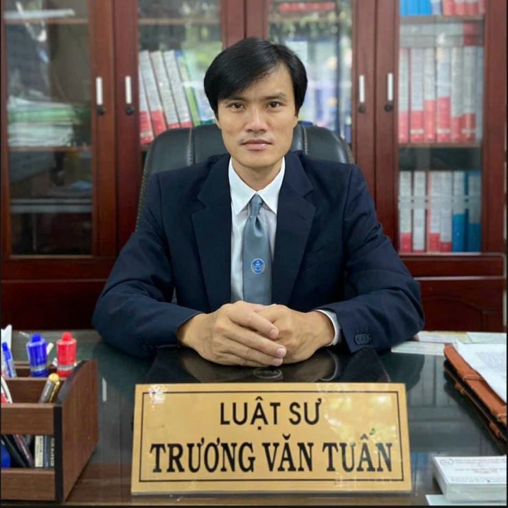 Theo ông Tuấn, để xác định hành vi gây rối trật tự công cộng trước tiên phải xác định nơi “gây rối” có phải là “nơi công cộng” hay không.