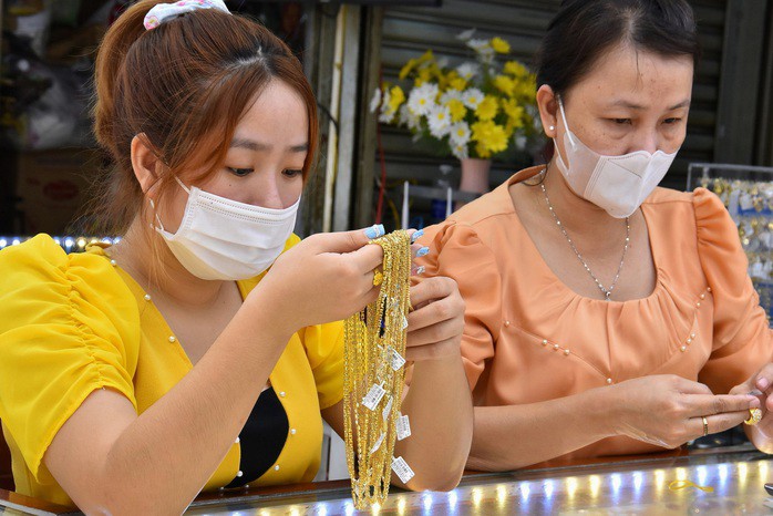 Giá vàng hôm nay 11-9: Tiếp tục đà giảm - 1