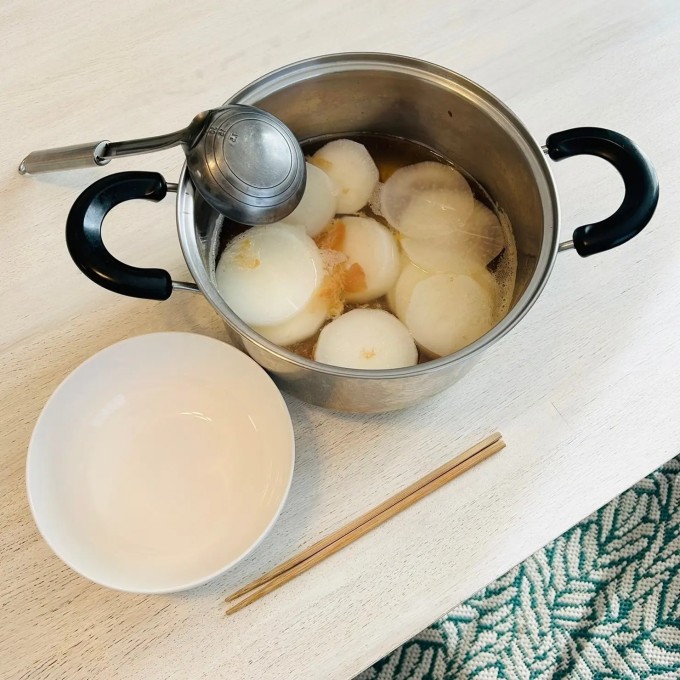 Món canh Ume Nagashi sử dụng hàm lượng chất xơ cao trong củ cải trắng và tính axit của mơ muối umeboshi để thúc đẩy nhu động ruột và cải thiện môi trường đường ruột.