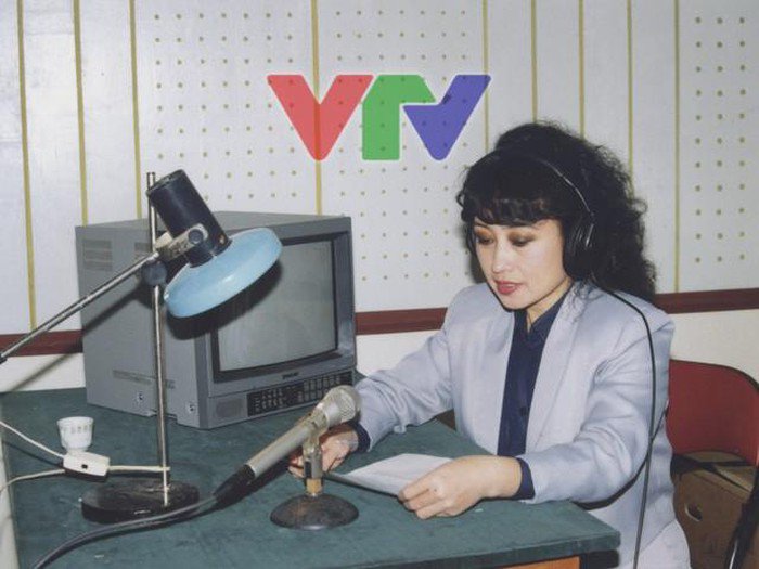 Công việc đòi hỏi khắt khe và áp lực nhưng NSƯT Kim Tiến vẫn luôn hoàn thành tốt nhiệm vụ.