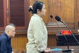 Tin tức trong ngày - Bà chủ nhà thuốc Mỹ Châu ra toà phải có người dìu