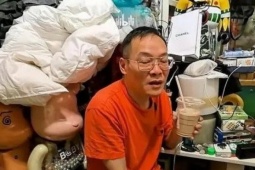 Bạn trẻ - Cuộc sống - Mở phòng của người đàn ông độc thân 55 tuổi, phát hiện điều kinh ngạc