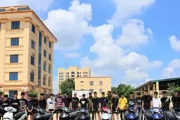 An ninh - Xã hội - ‘Cất vó’ nhóm thanh thiếu niên mang hung khí diễu phố