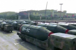 Tên lửa khổng lồ DF-5C của Trung Quốc: Tầm bắn, khả năng tấn công hạt...