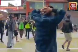 Thế giới - Video: Người biểu tình ở Nepal chia phe, đánh lẫn nhau