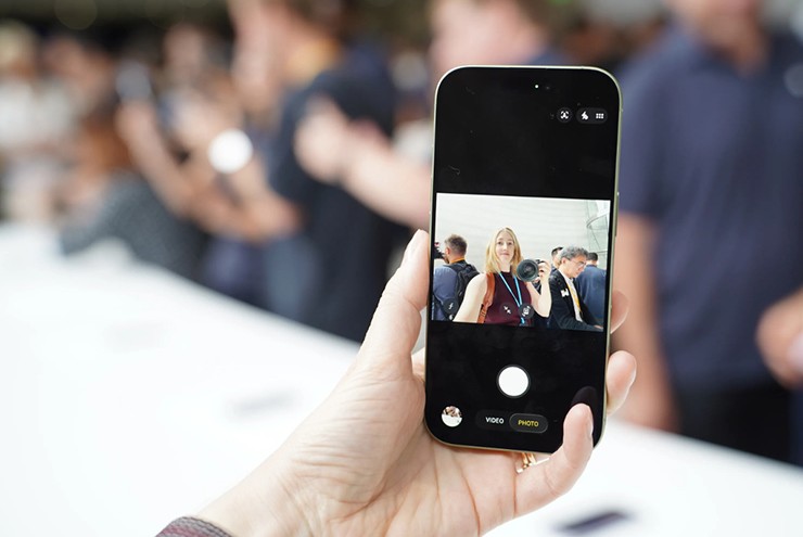 Giá khởi điểm giữ nguyên với bộ nhớ trong tăng gấp đôi khiến iPhone 17 trở nên đáng mua.