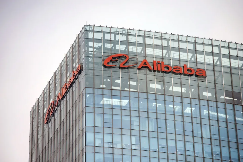 Alibaba huy động 3,2 tỷ USD, Trung Quốc tăng tốc chạy đua AI với Mỹ - 1