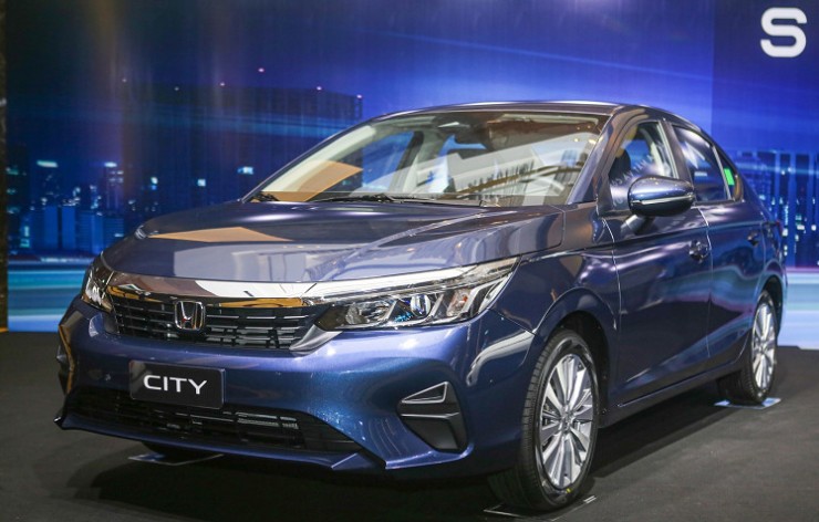 Bộ ba sedan đáng mua hiện nay, giá rẻ từ 439 triệu đồng - 1